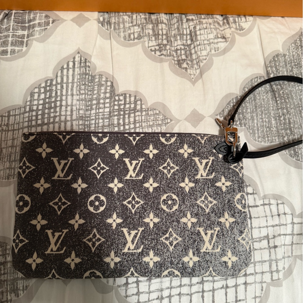 Louis Vuitton limited edition Black denim Neverfull MM - Picture 7 of 10